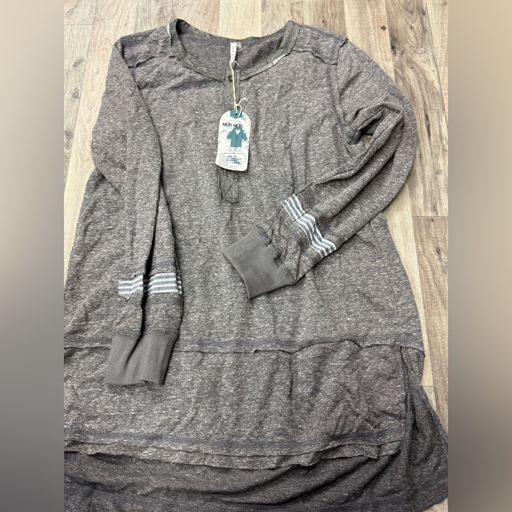NWT Women’s Gray Mur Mur Size Large Top Long Sleeve‎ MSRP $60